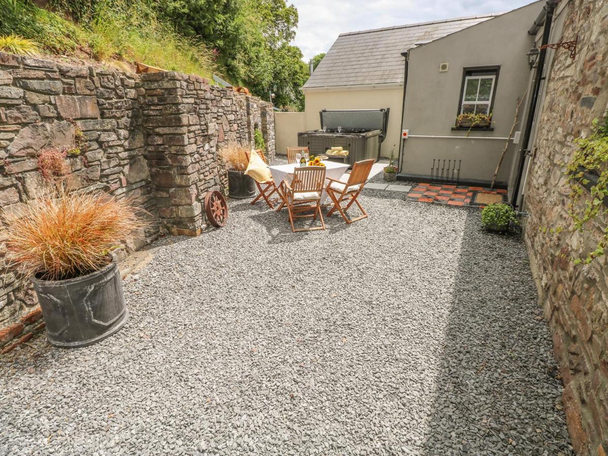 Snowdrop Cottage Laugharne Exterior photo