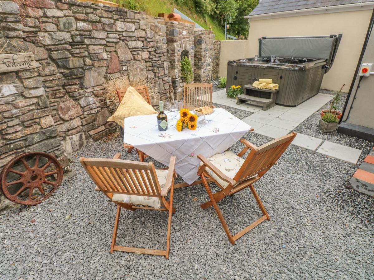 Snowdrop Cottage Laugharne Exterior photo